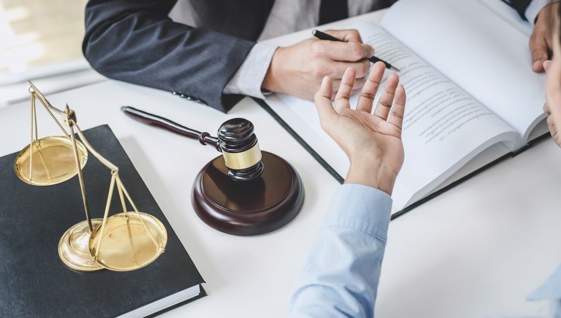 Quel est le rôle d’un avocat en droit des affaires ?
